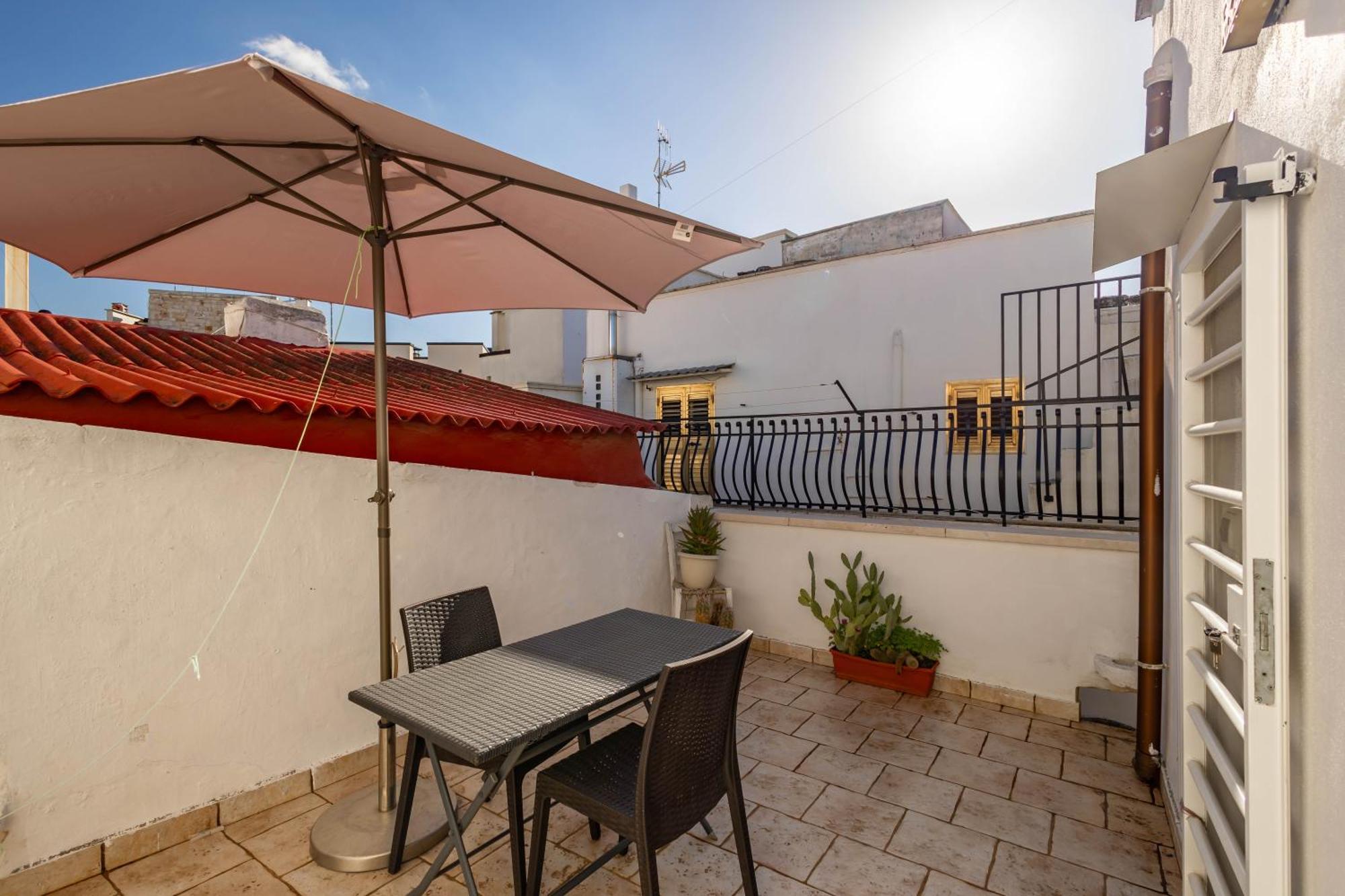 Antiche Mura Apartments "Nel Cuore Della Puglia"Bivani, Cucina, Terrazzo Тури Экстерьер фото