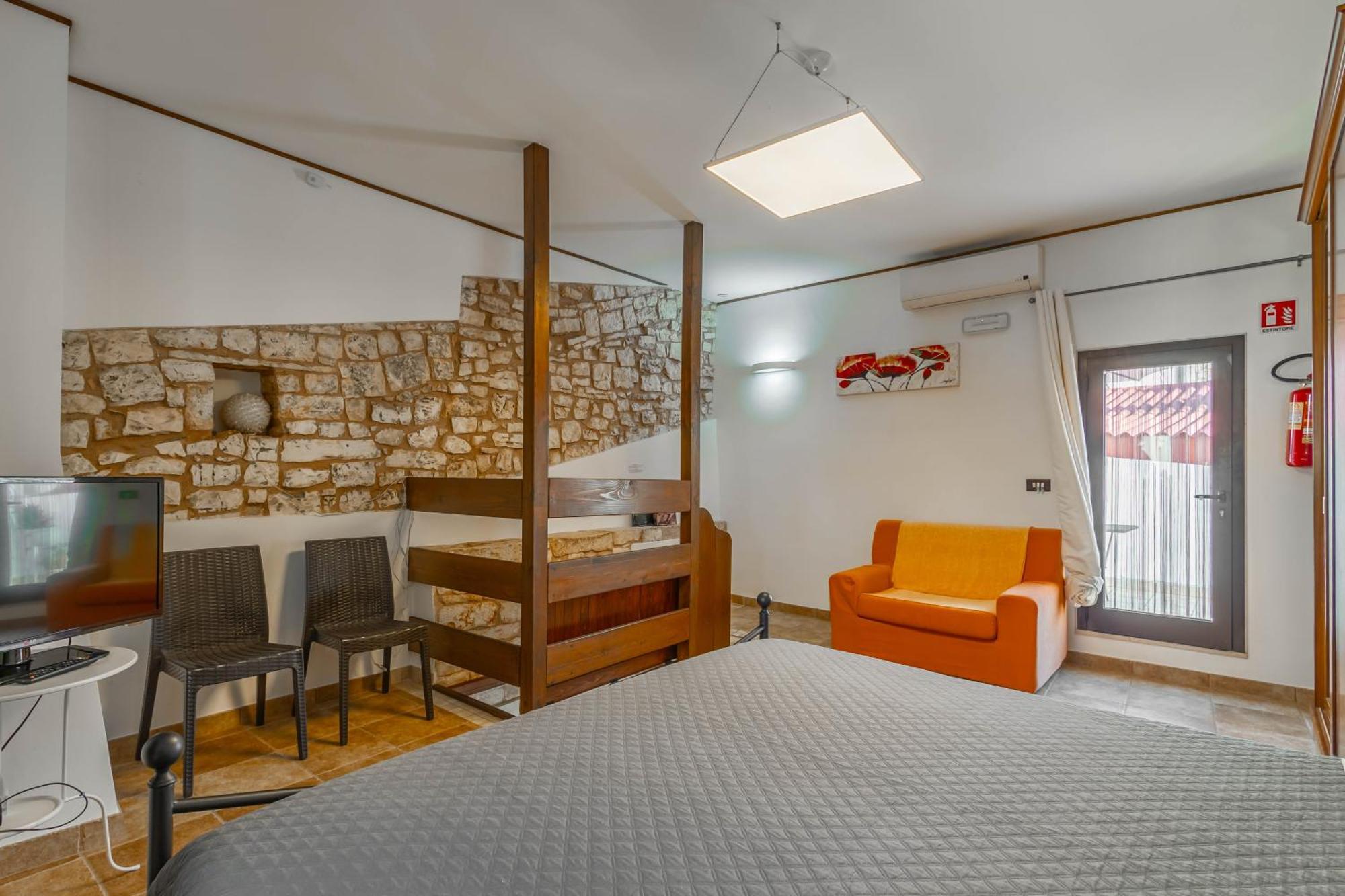 Antiche Mura Apartments "Nel Cuore Della Puglia"Bivani, Cucina, Terrazzo Тури Экстерьер фото
